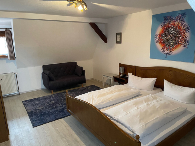 Bedroom 4, Landhotel Sickinger Hof, Rhein-Neckar-Kreis
