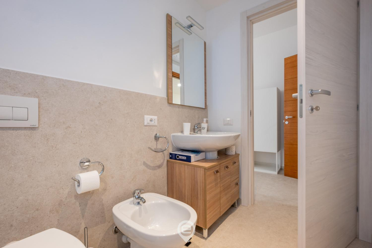 Bathroom 2, Estay - Affittacamere Carme - Elegant Suites in Central Alghero, Sassari