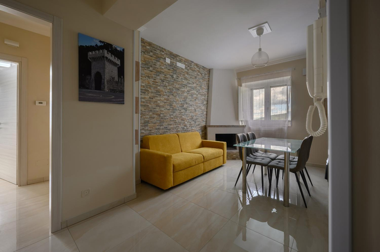 Others 4, B&B Miraville, Salerno
