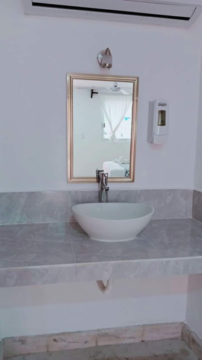 Bathroom 4, Hotel Don Luis, Valladolid