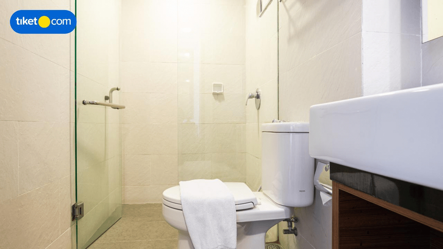 Bathroom 4