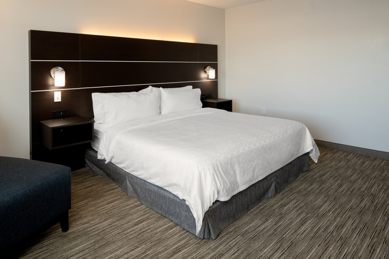 Holiday Inn Express & Suites BULLHEAD CITY - Tap to explore photos