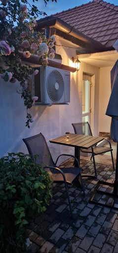 Others 2, Seventeen -Apartament la casa, Arad