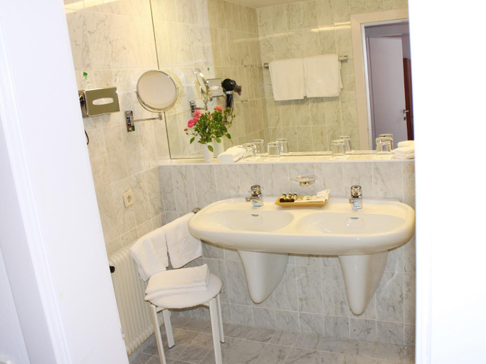 Bathroom 4