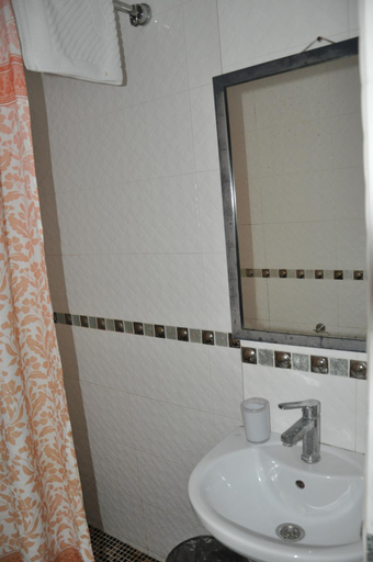 Bathroom 3, Leo Guest House, Sochi gorsovet