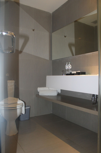 Bathroom 10