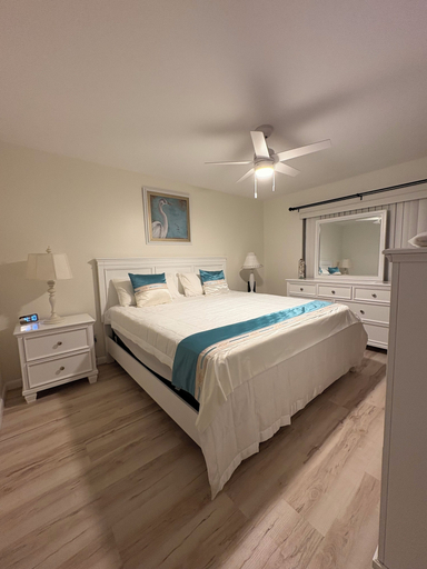 Bedroom 2, Estero Yacht Club, Lee
