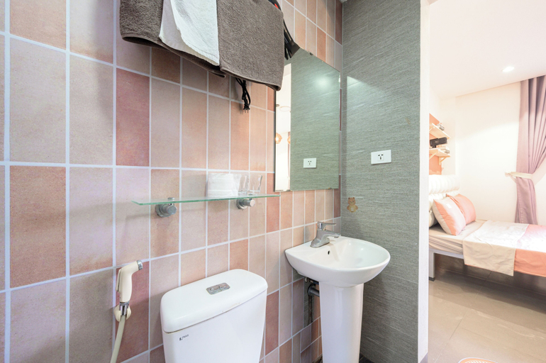 Bathroom 3, Luxe Paradise Hotel Truong Chinh, Đống Đa