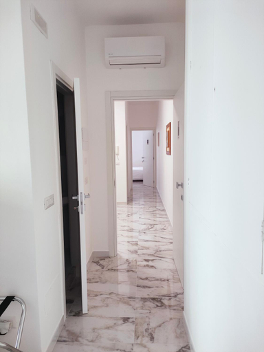 Others 4, BlaBla Casa Mia, Bari