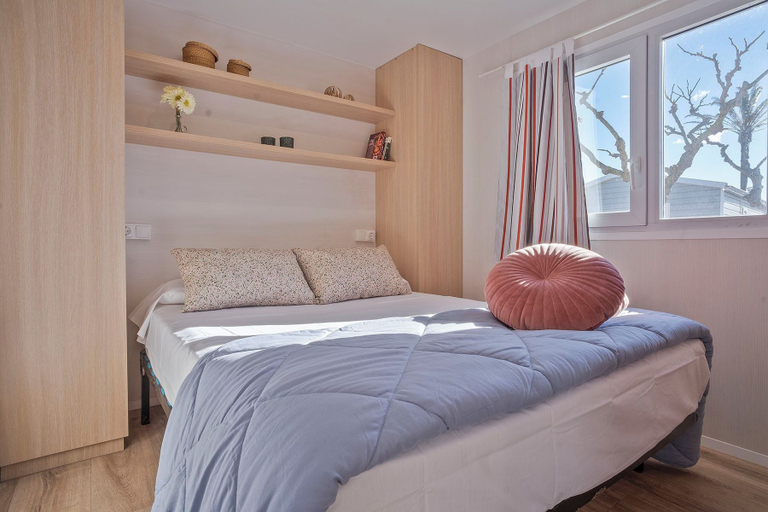 Bedroom 3, Camping Castell Mar, Girona
