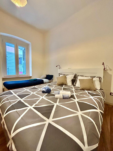 Others 5, RESIDENCE ZAR 4, Trieste