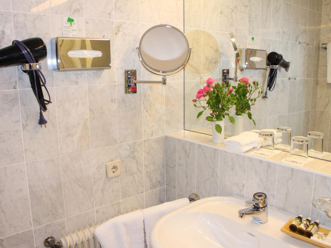 Bathroom 6
