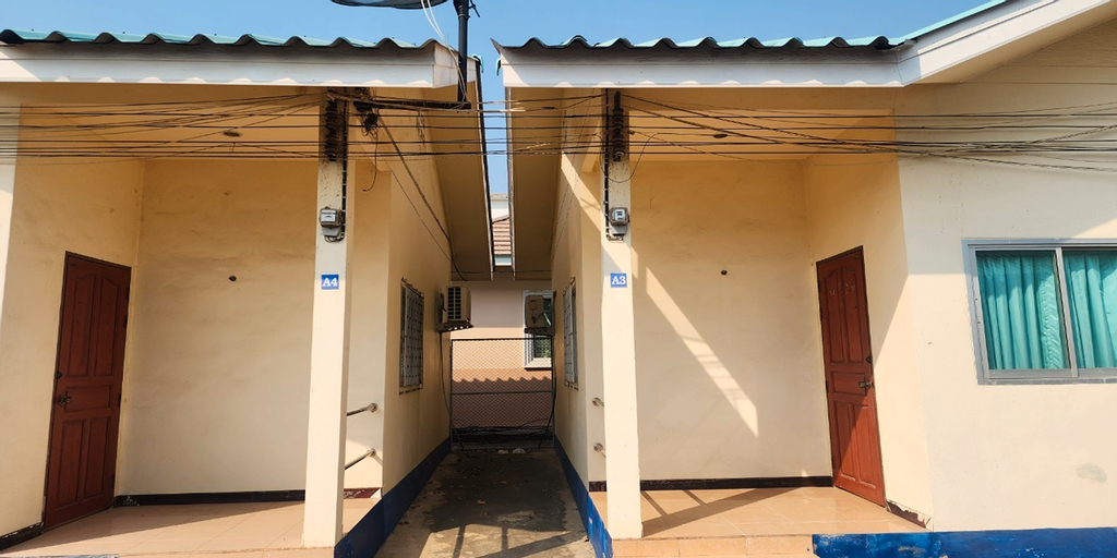 Exterior & Views 17