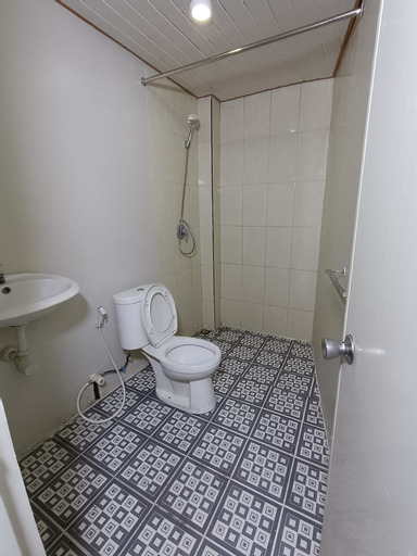 Bathroom 7