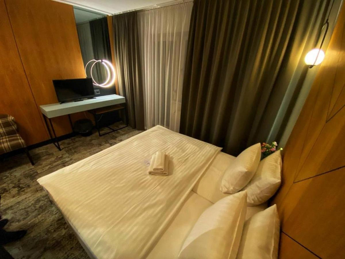 Bedroom 2, The Amber Business & Spa Hotel, Oleśnica