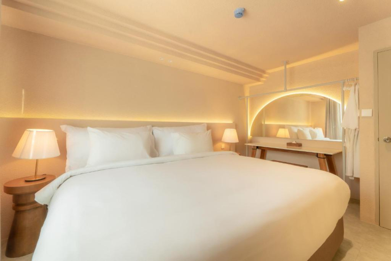 Mai Hotel (ใหม่โฮเทล) Room Type - Suite City View with bathtub