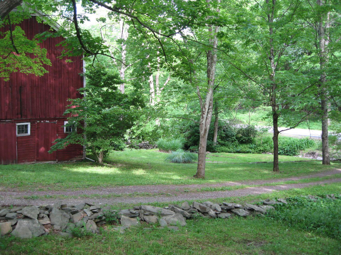 Others 3, B&B on seven acres with private bed & bath, Dutchess