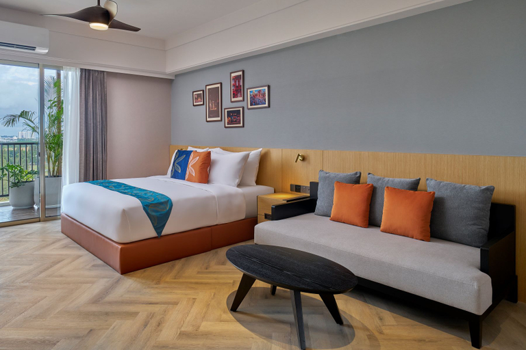 Birkin International Hotel Room Type - Signature King