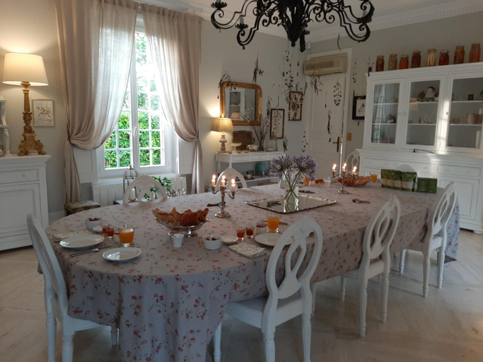 Others 4, Maison Coquereaumont, Gironde
