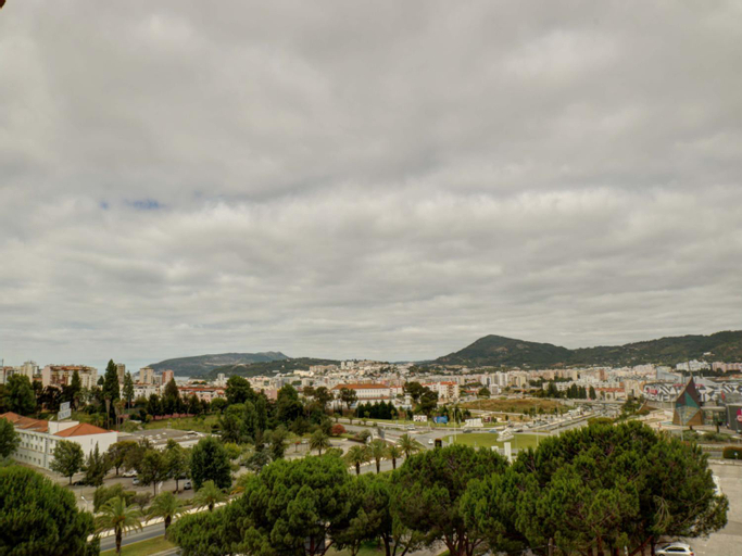 Exterior & Views 4, Balcony with view, private garage, an elevator, Setúbal