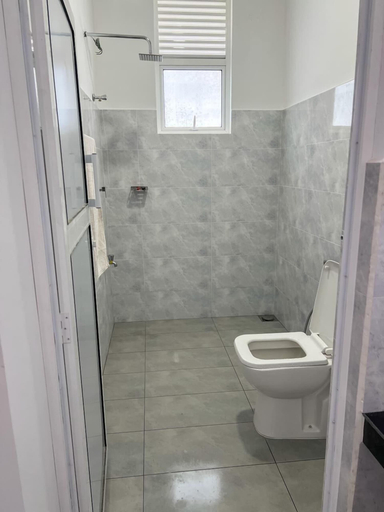 Bathroom 2, Meridian Holiday Resort, Ratnapura