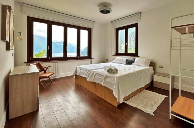 2, Garda View Apartment, Trento