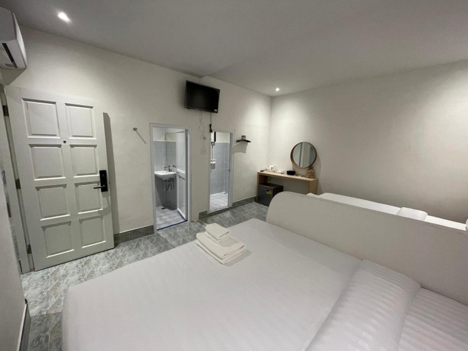 Bedroom 3, Triple D Hotel, Batong