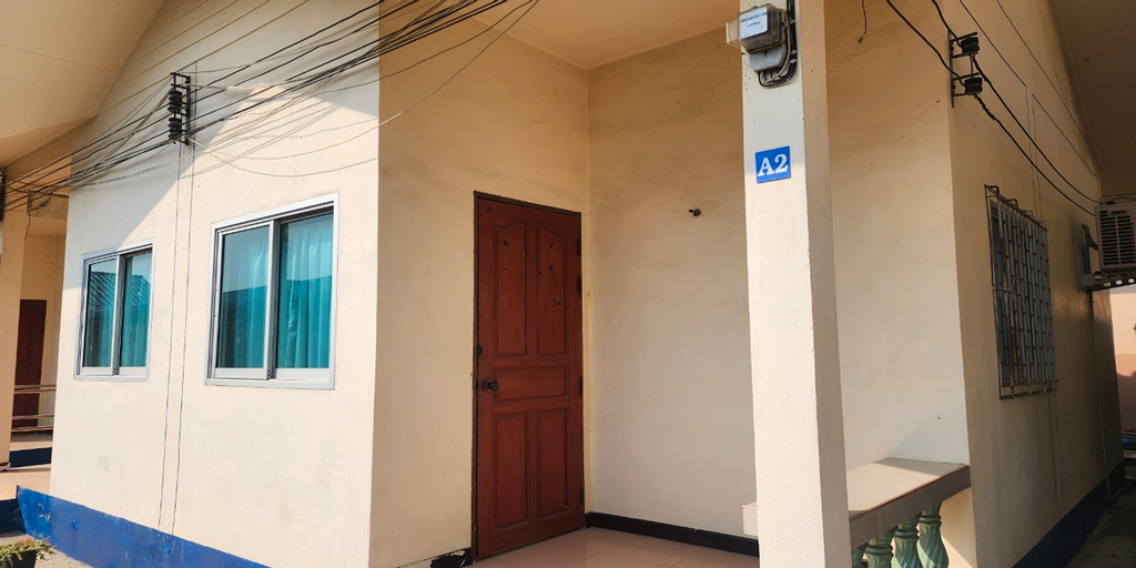 Exterior & Views 18