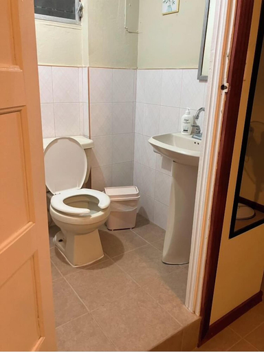 Bathroom 3, Hotel Martin