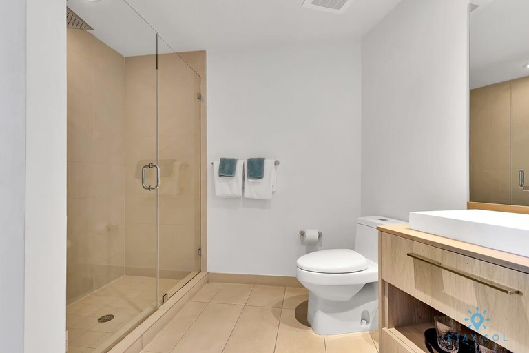 Bathroom 4, Insane Ocean View Balcony Beachfront Resort Pool, Broward
