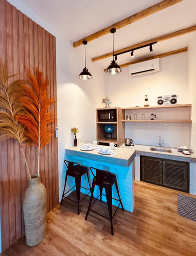 Dining Room 10