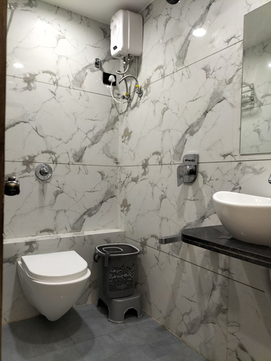 Bathroom 4, Hotel Paris Plaza, Ahmadabad