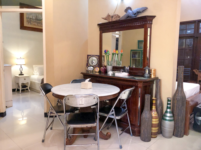 Dining Room 4, Homestay Malioboro Greenhouse Jogja, Yogyakarta