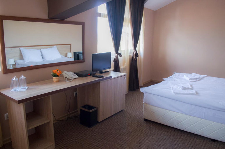Bedroom 2, Maribel Spa Hotel, Hadzhidimovo