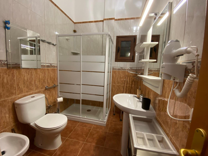 Bathroom 3, Casa El Descanso Azul A, Santa Cruz de Tenerife