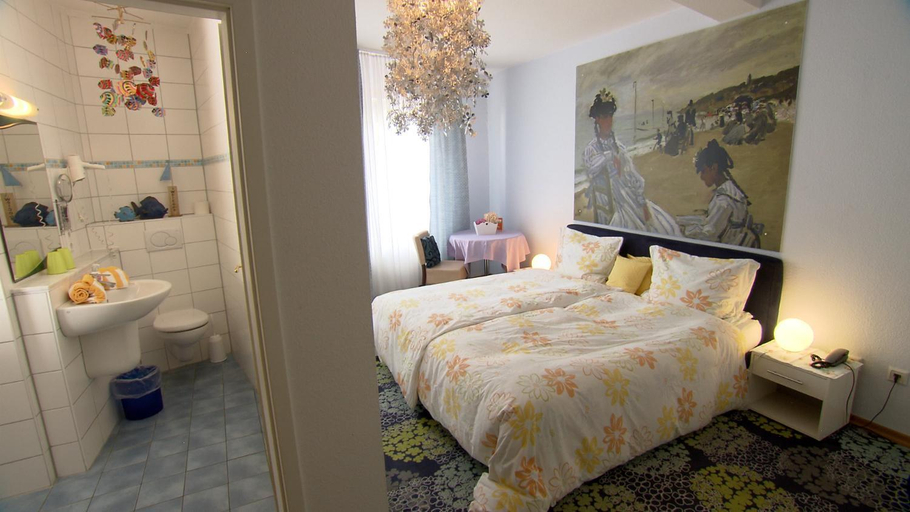 Bedroom 2, Hotel Gastehaus Priester, Limburg-Weilburg