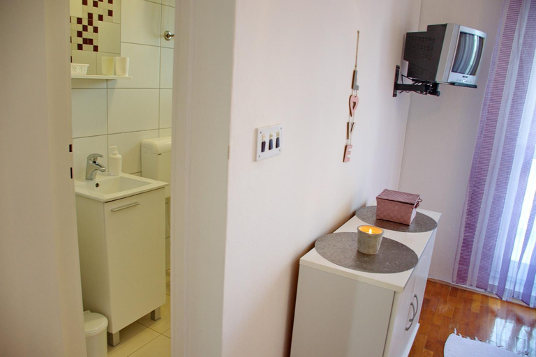 Bathroom 2, Apartments Mike, Novalja