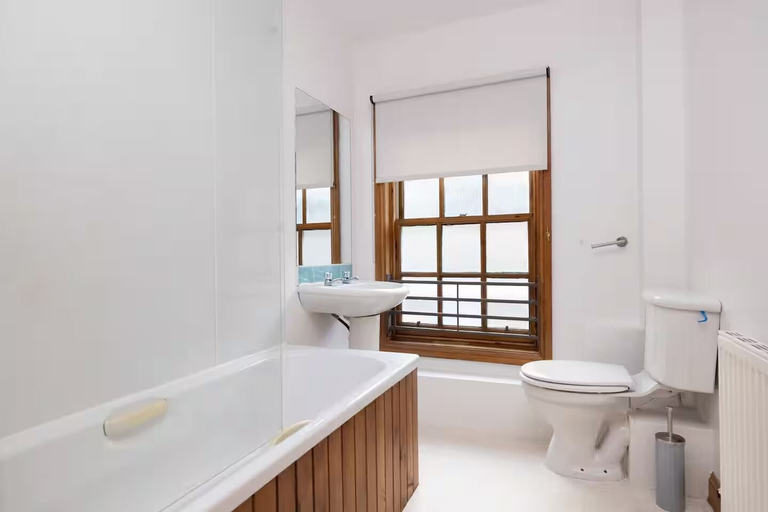 Bathroom 3, Bright&Cosy Flat near Scottish Gallery, Edinburgh