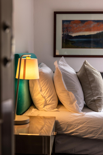 Bedroom 2, The Griffin Inn, Bath and North East Somerset