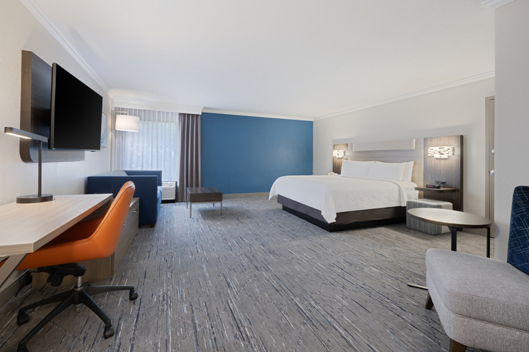 Holiday Inn Express Hotel & Suites Ft. Lauderdale-Plantation - Tap to explore photos