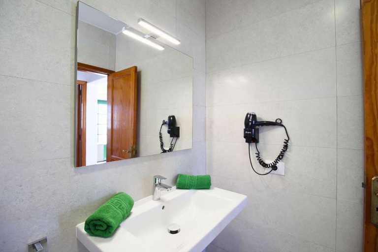 Bathroom 5, Apartamentos Aloe, Las Palmas