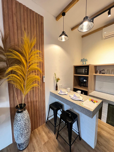 Dining Room 11