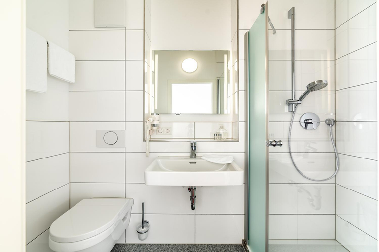 Bathroom 4, Hotel Am Stadtrand, Esslingen