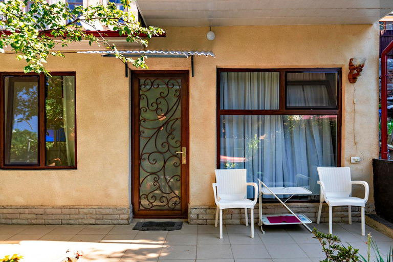 Others 4, 31 Toidze Apartment, Tbilisi