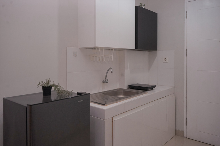 Others 4, Cozy And Homey Studio at Trimezia Beverly 90210 Apartment By Travelio, Tangerang