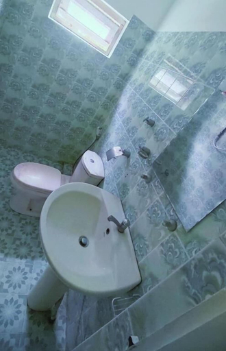 Bathroom 4, New Araliya Resort, N. Palatha East