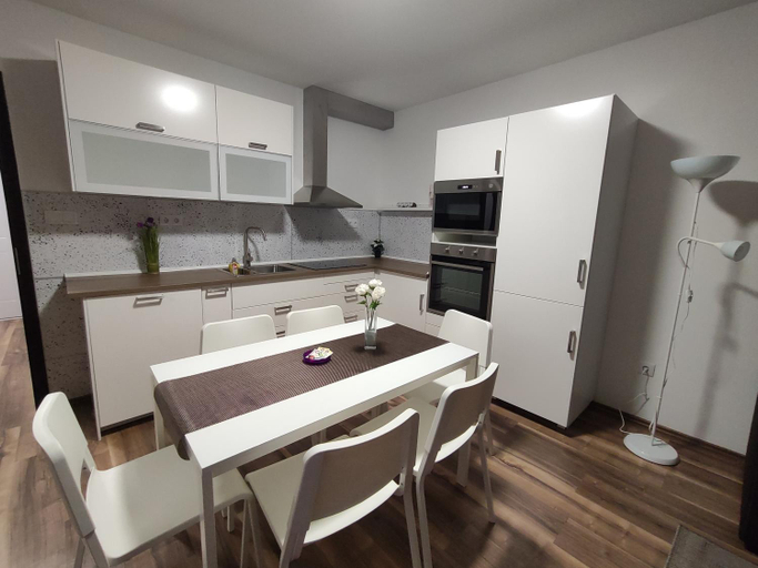 Others 5, Hatvan Corner Apartments 2, Debrecen
