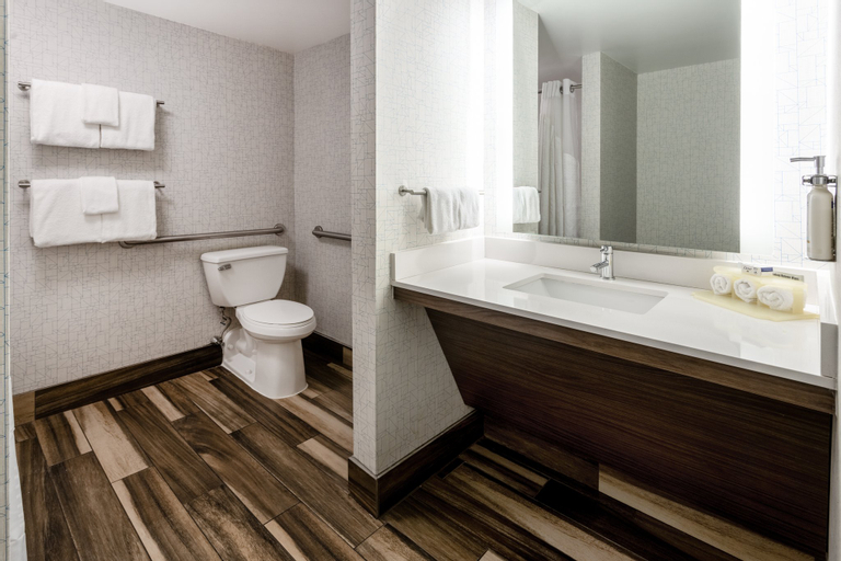 Bathroom 23