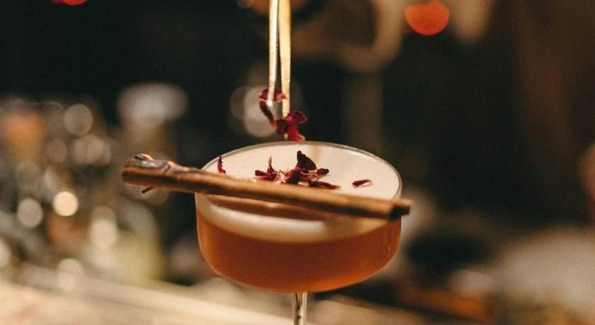 Food & Drinks