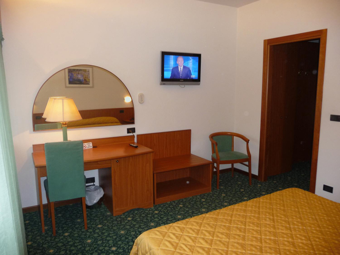Bedroom 6